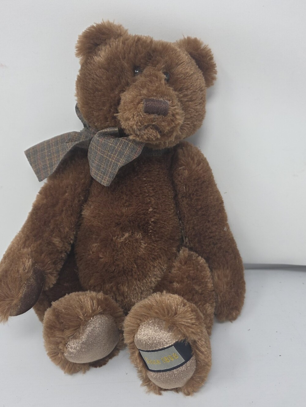 Vintage Gund Teddy Bear 42625 Jointed plush brown bear with plaid bow